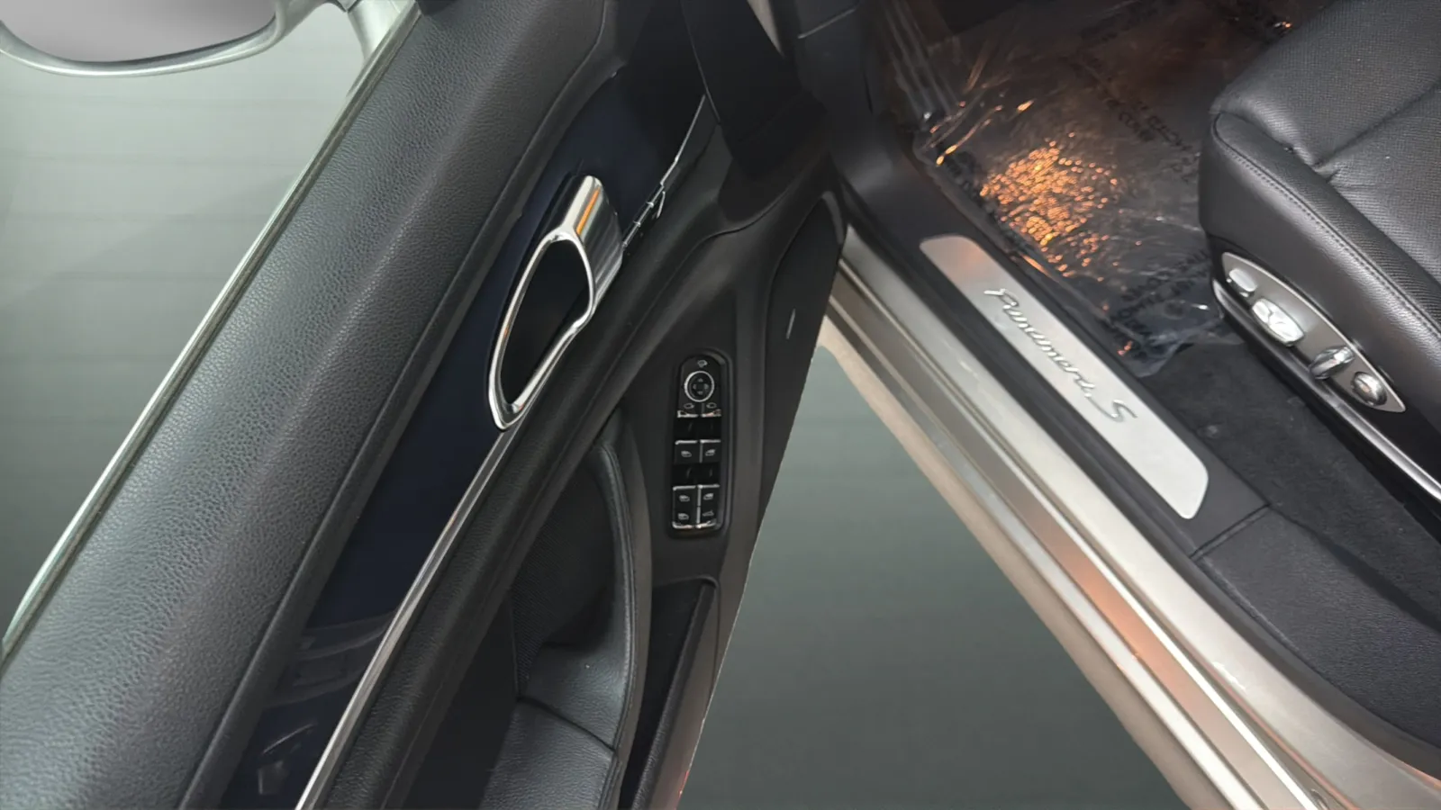Porsche Panamera photo 16