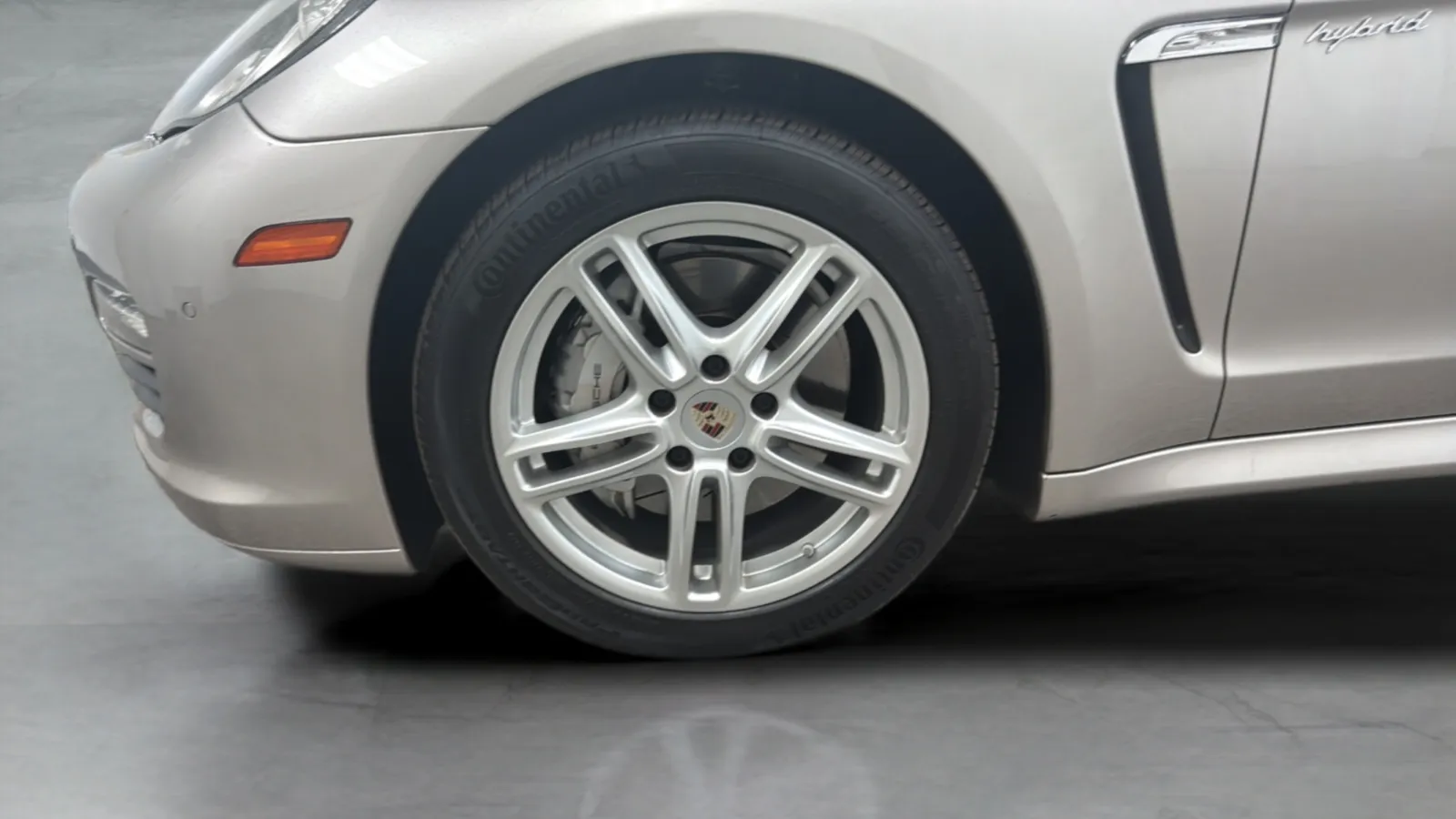Porsche Panamera photo 28