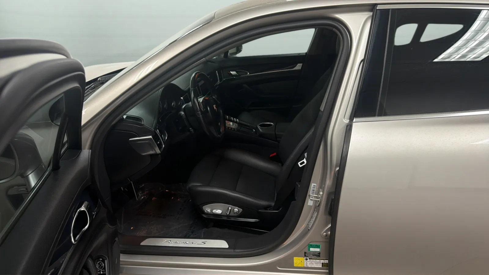 Porsche Panamera photo 20