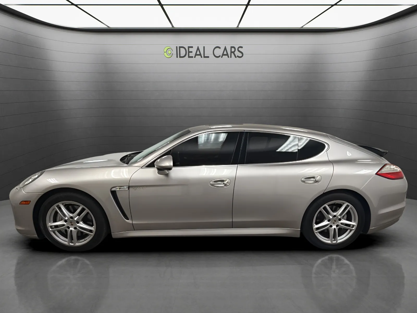 Porsche Panamera photo 8