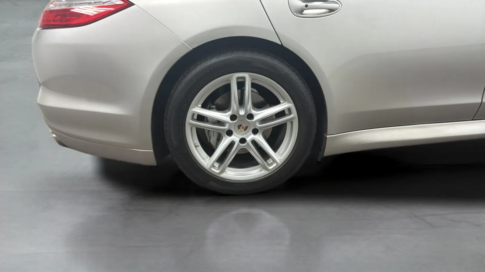 Porsche Panamera photo 26