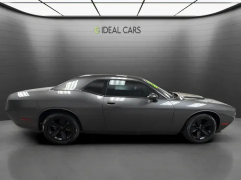 More photos of 2016 Dodge Challenger SXT at Ideal Cars - Main Street, AZ