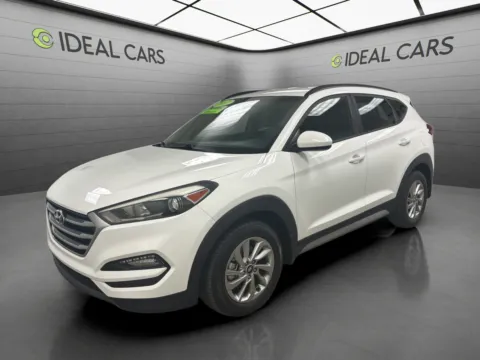 White 2017 Hyundai TUCSON SE for sale in Mesa, AZ