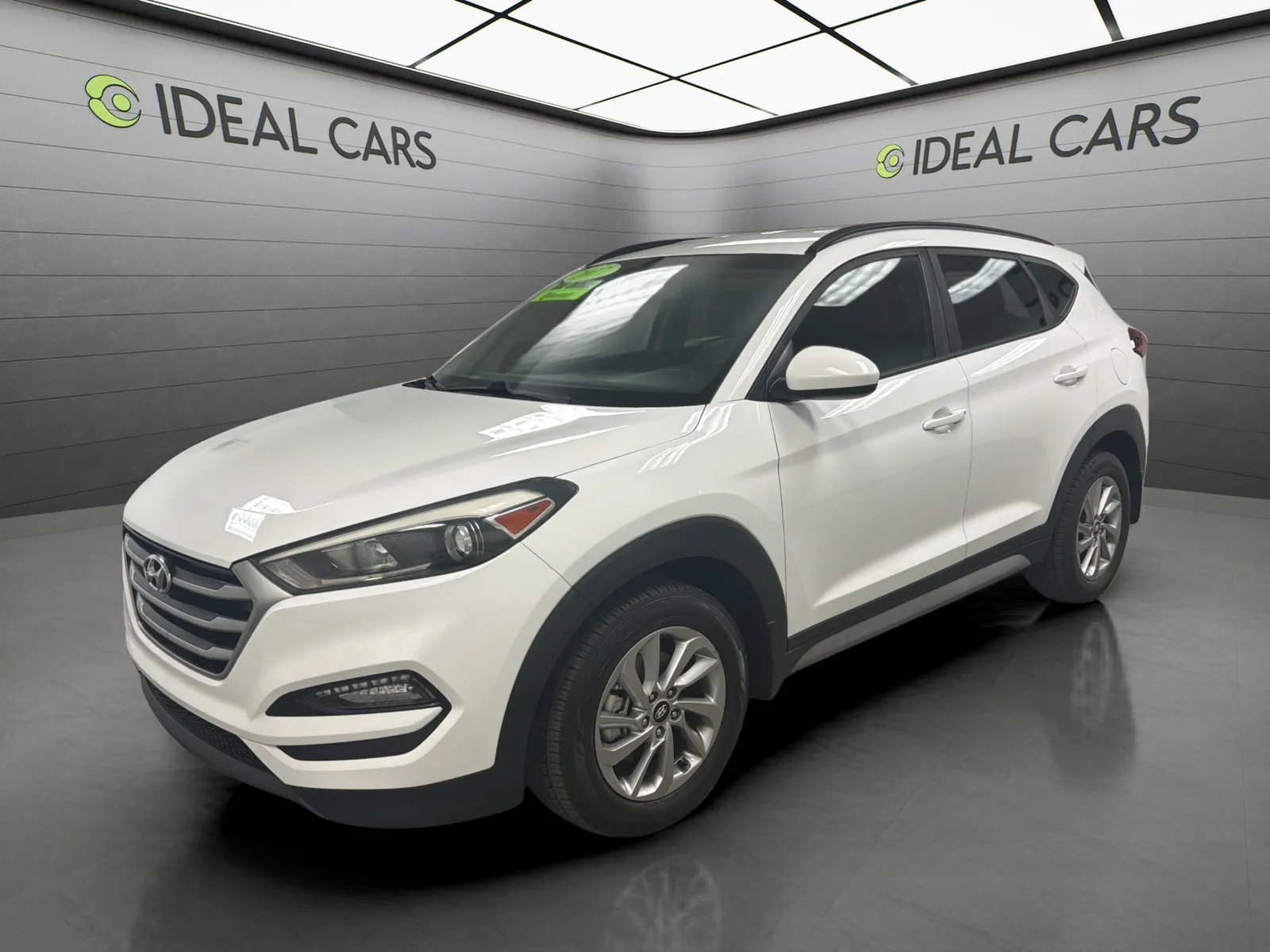 White 2017 Hyundai TUCSON SE for sale in Mesa, AZ