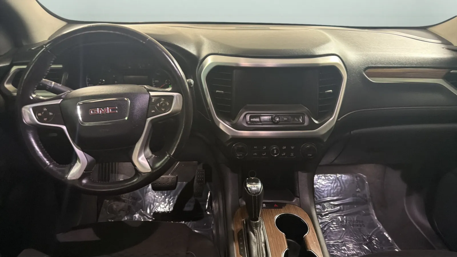 GMC Acadia photo 10