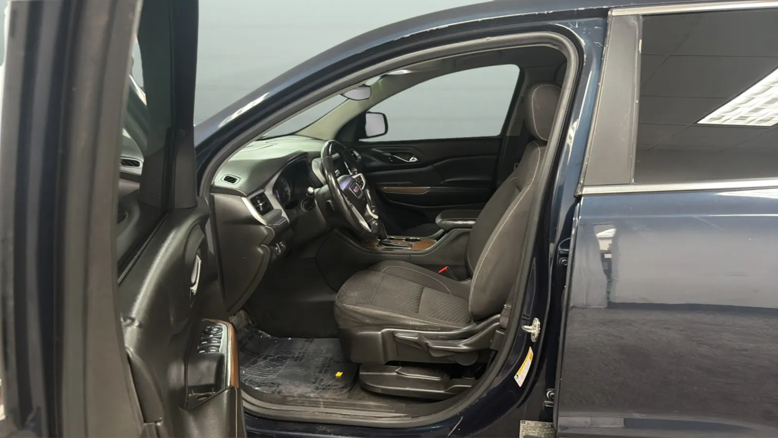 GMC Acadia photo 21