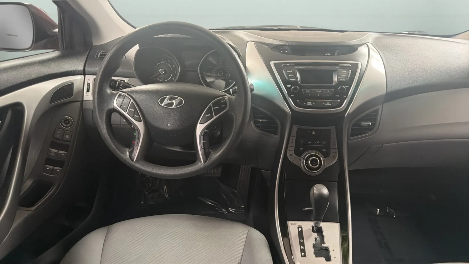Hyundai Elantra photo 10