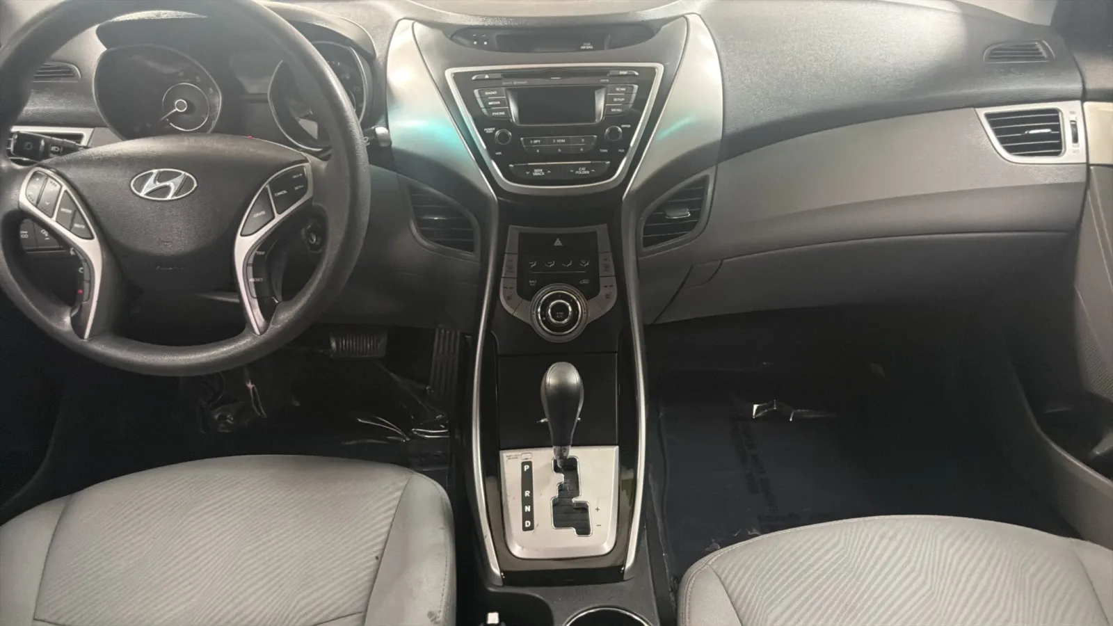 Hyundai Elantra photo 14