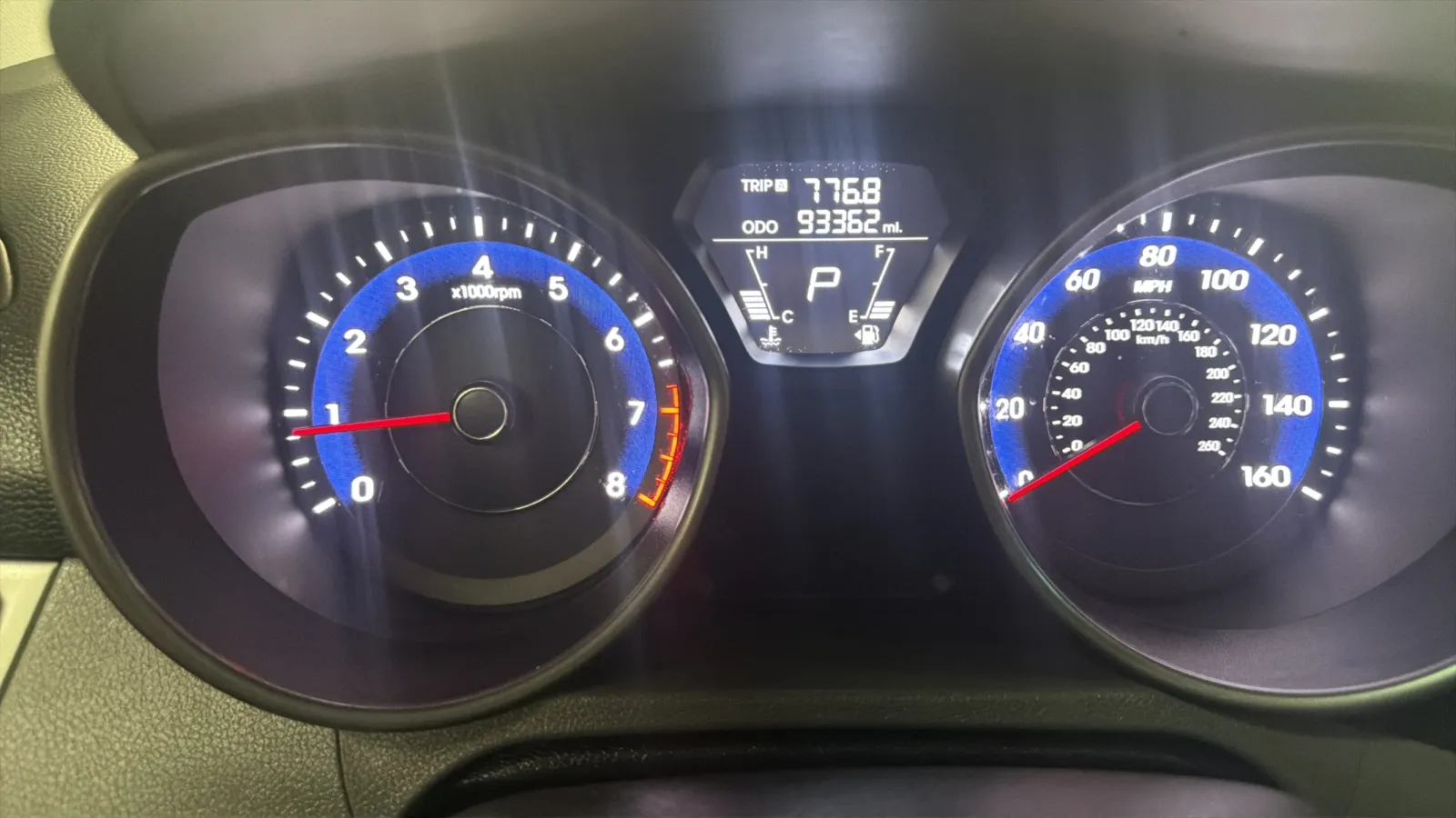 Hyundai Elantra photo 11