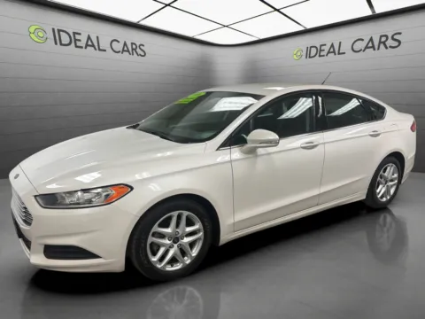 White 2016 Ford Fusion SE for sale in Mesa, AZ