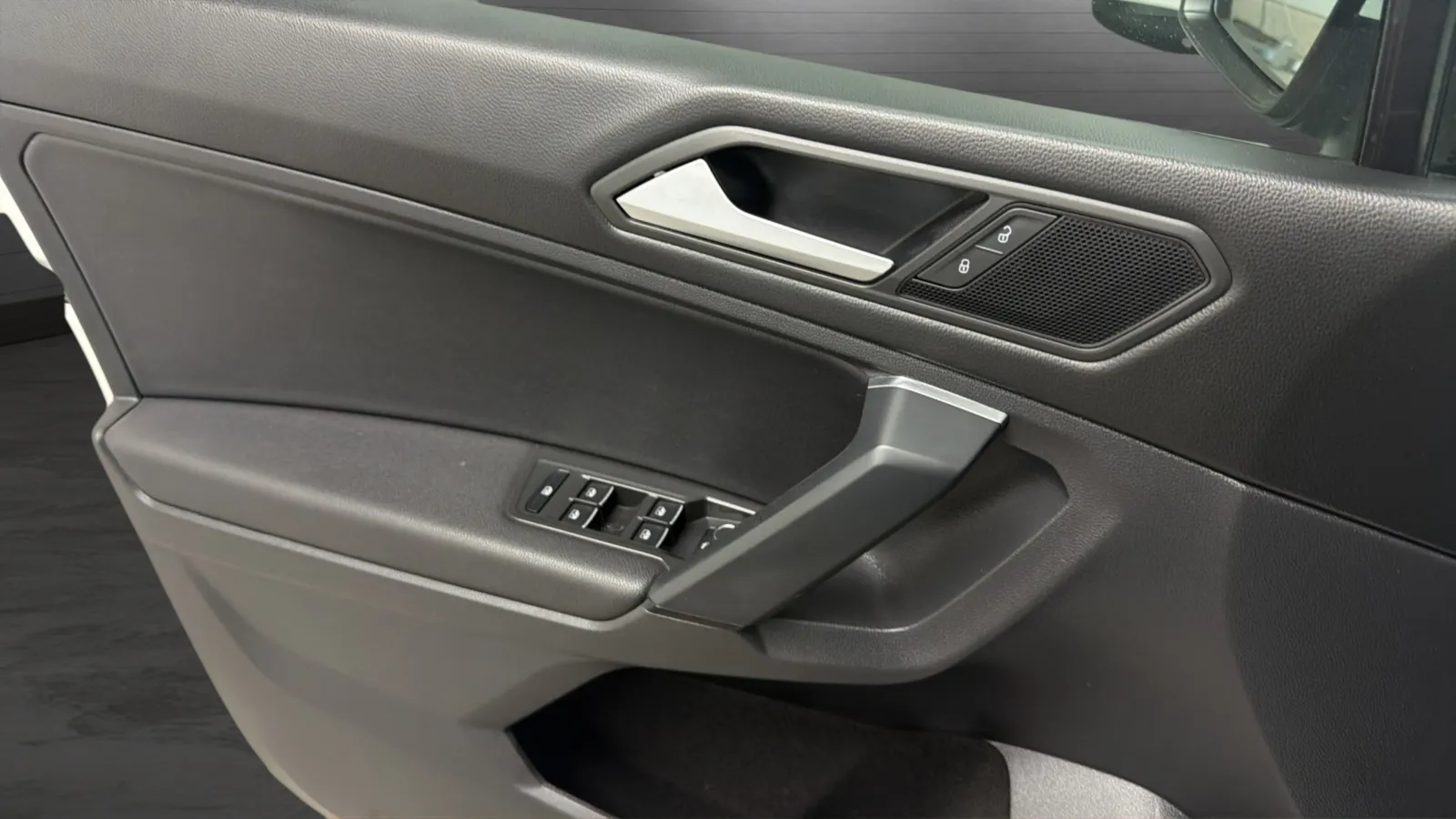 Volkswagen Tiguan photo 17