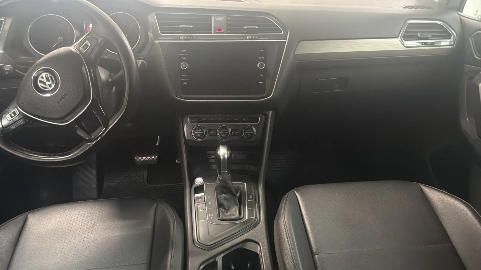 Volkswagen Tiguan photo 16
