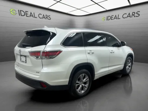 More photos of 2014 Toyota Highlander XLE at Ideal Cars - Main Street, AZ