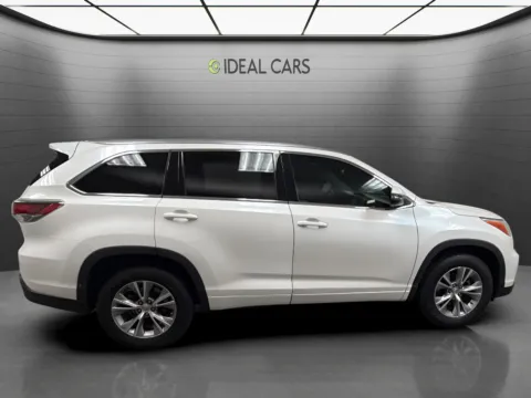 More photos of 2014 Toyota Highlander XLE at Ideal Cars - Main Street, AZ