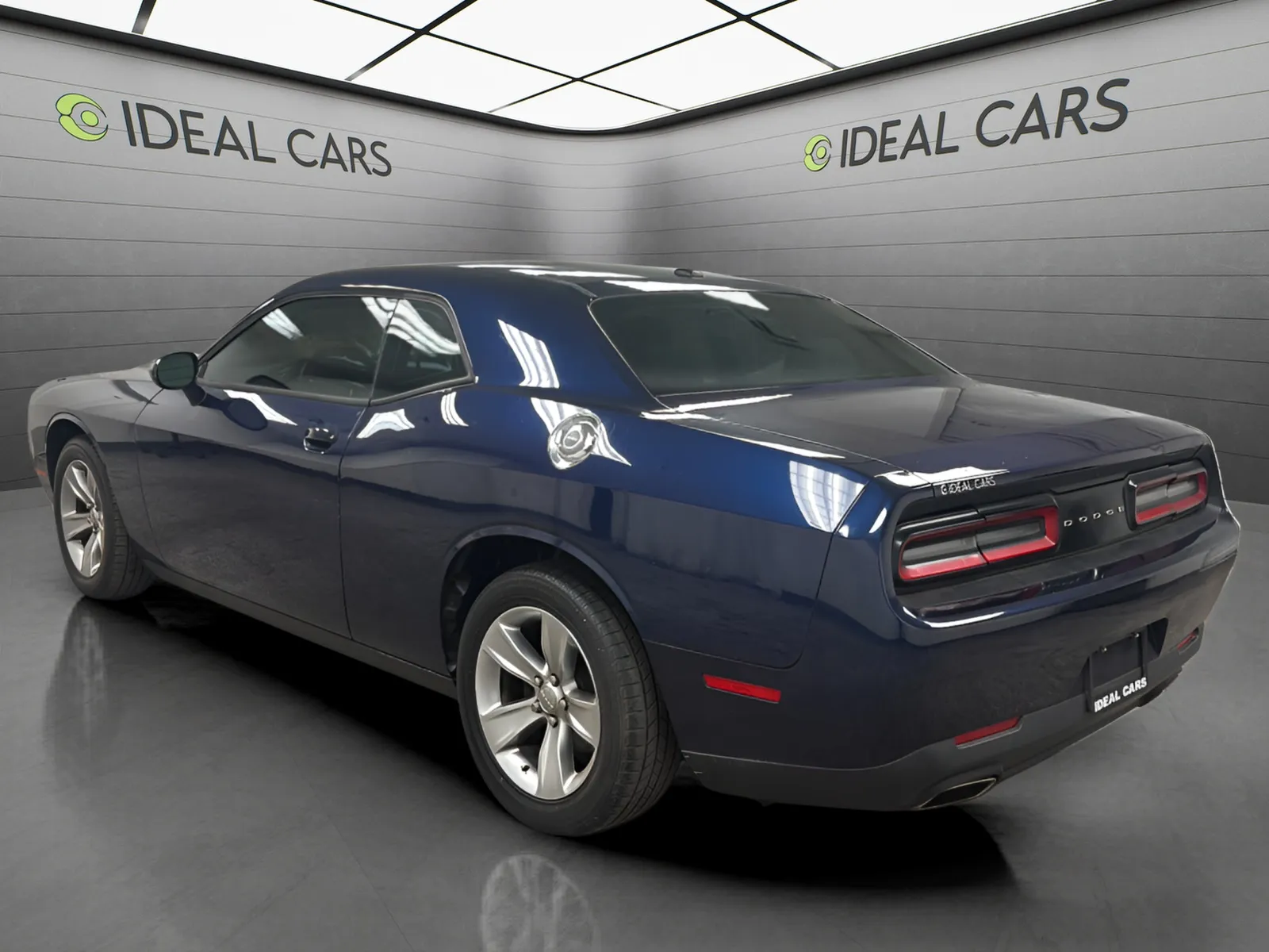 Dodge Challenger photo 7