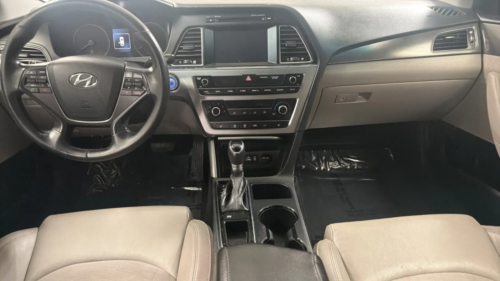 Hyundai Sonata photo 16