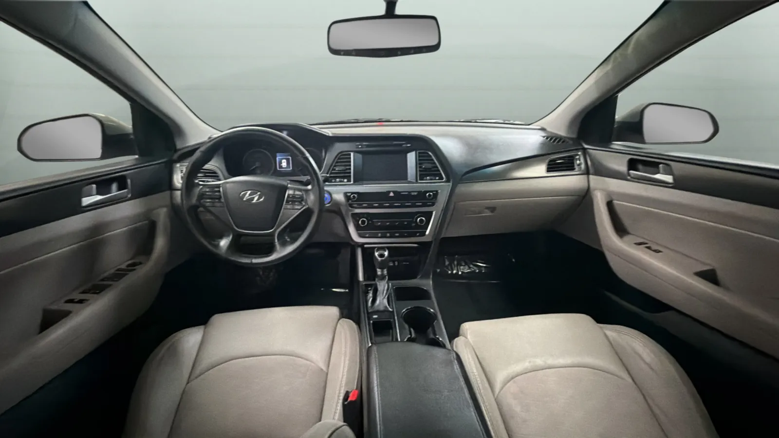 Hyundai Sonata photo 9