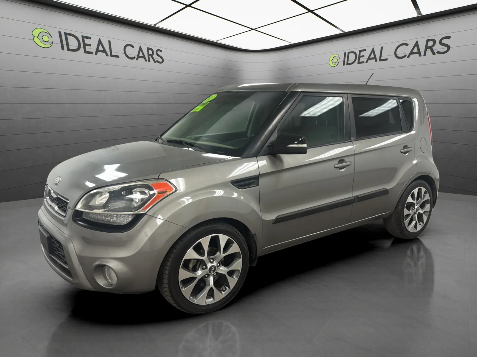 Silver 2013 Kia Soul ! for sale in Mesa, AZ