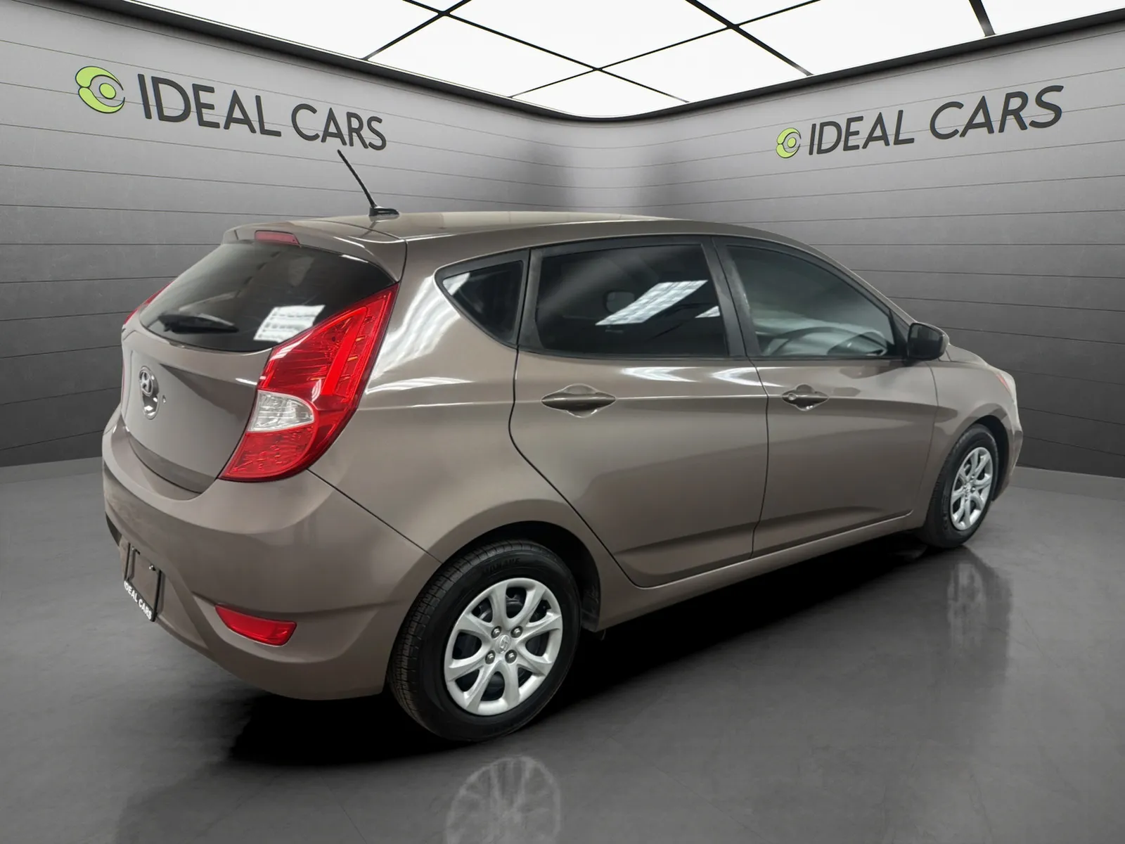 Hyundai Accent photo 5