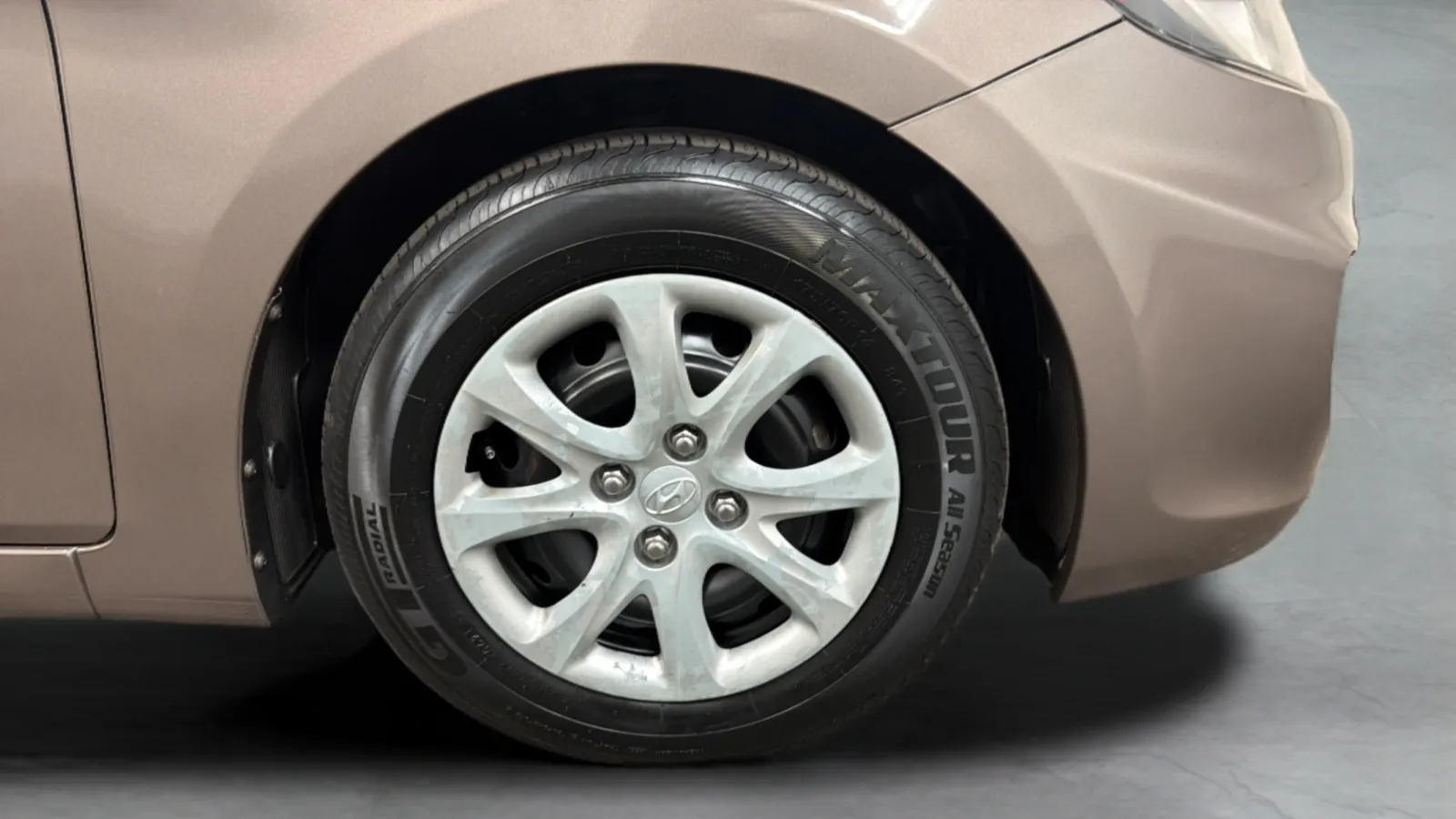 Hyundai Accent photo 22