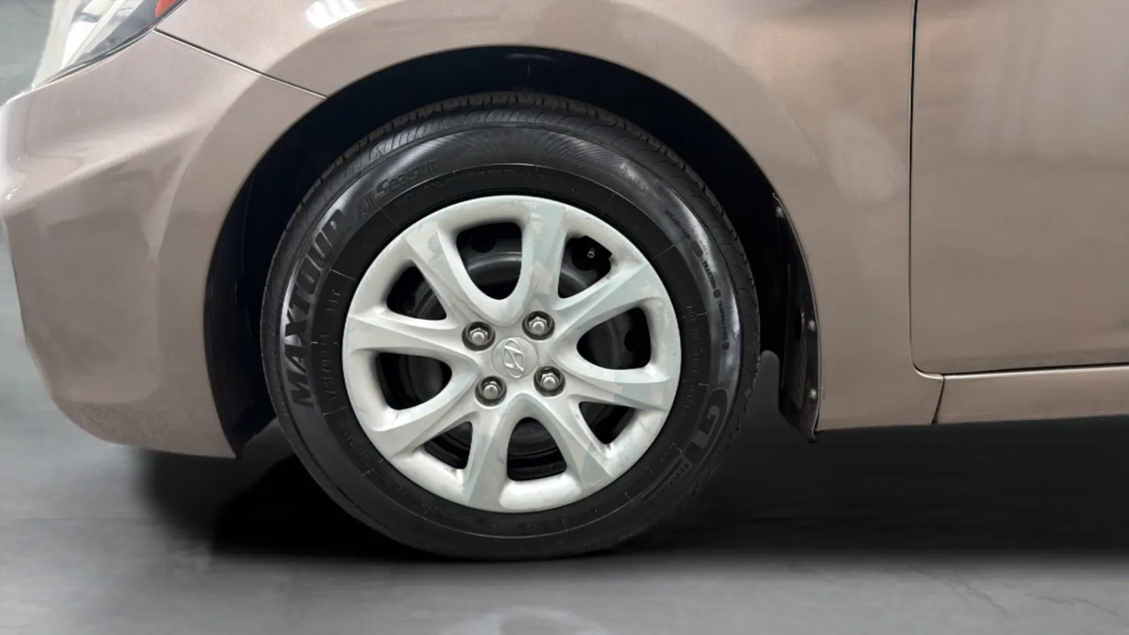Hyundai Accent photo 25