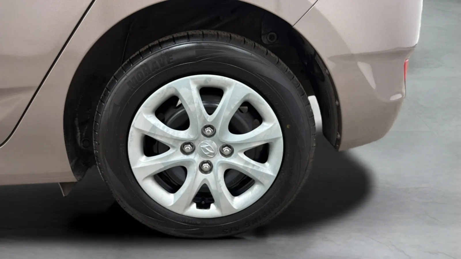 Hyundai Accent photo 24