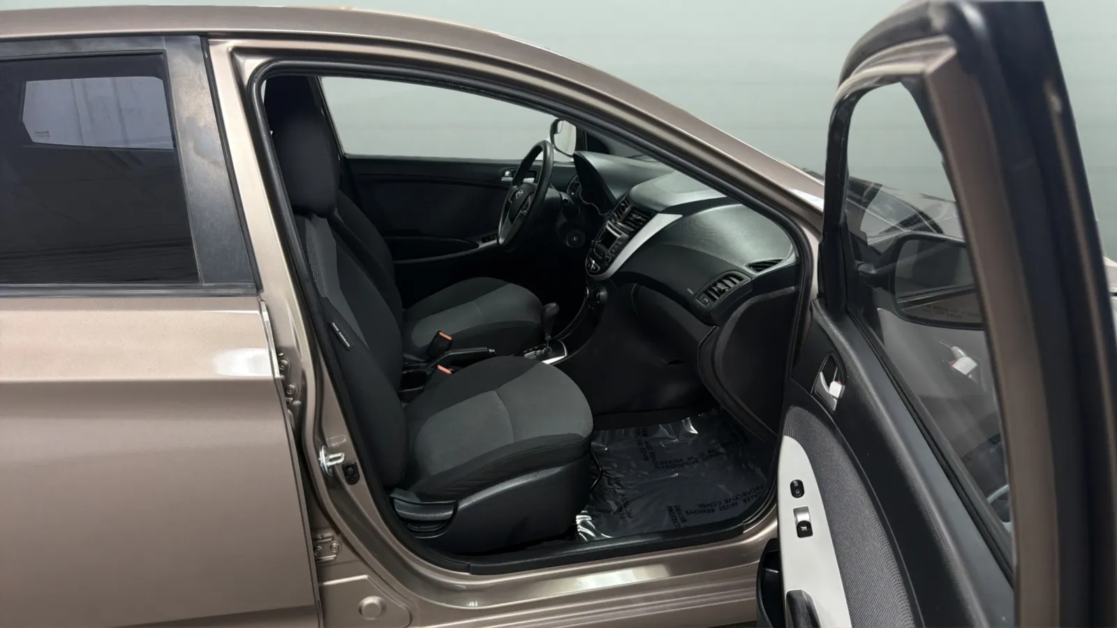 Hyundai Accent photo 20