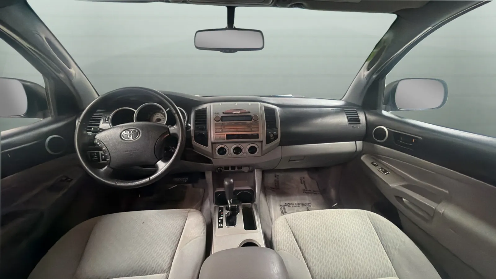 Toyota Tacoma photo 9
