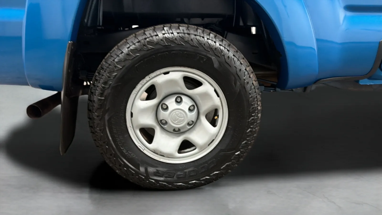 Toyota Tacoma photo 26