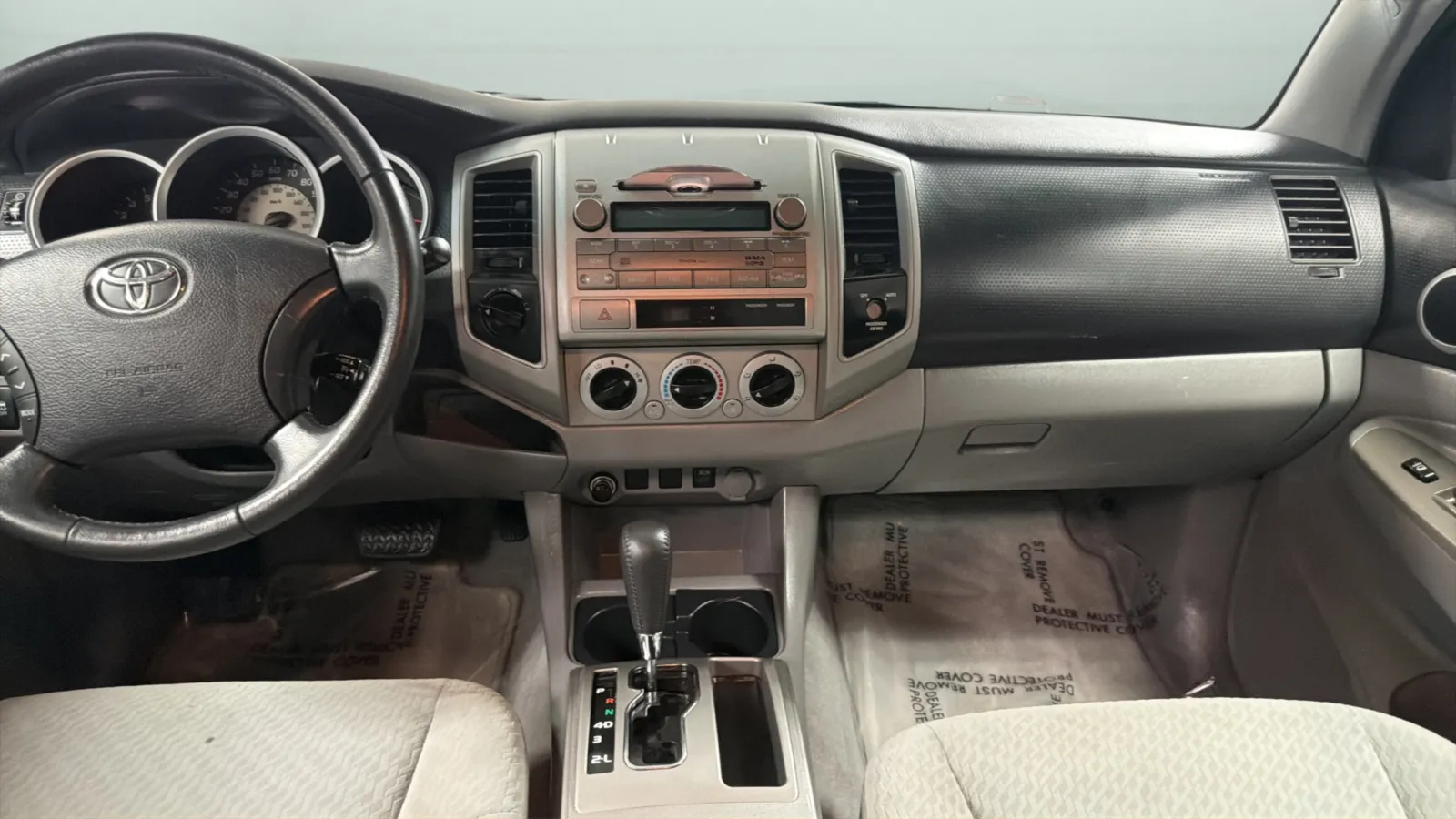 Toyota Tacoma photo 15