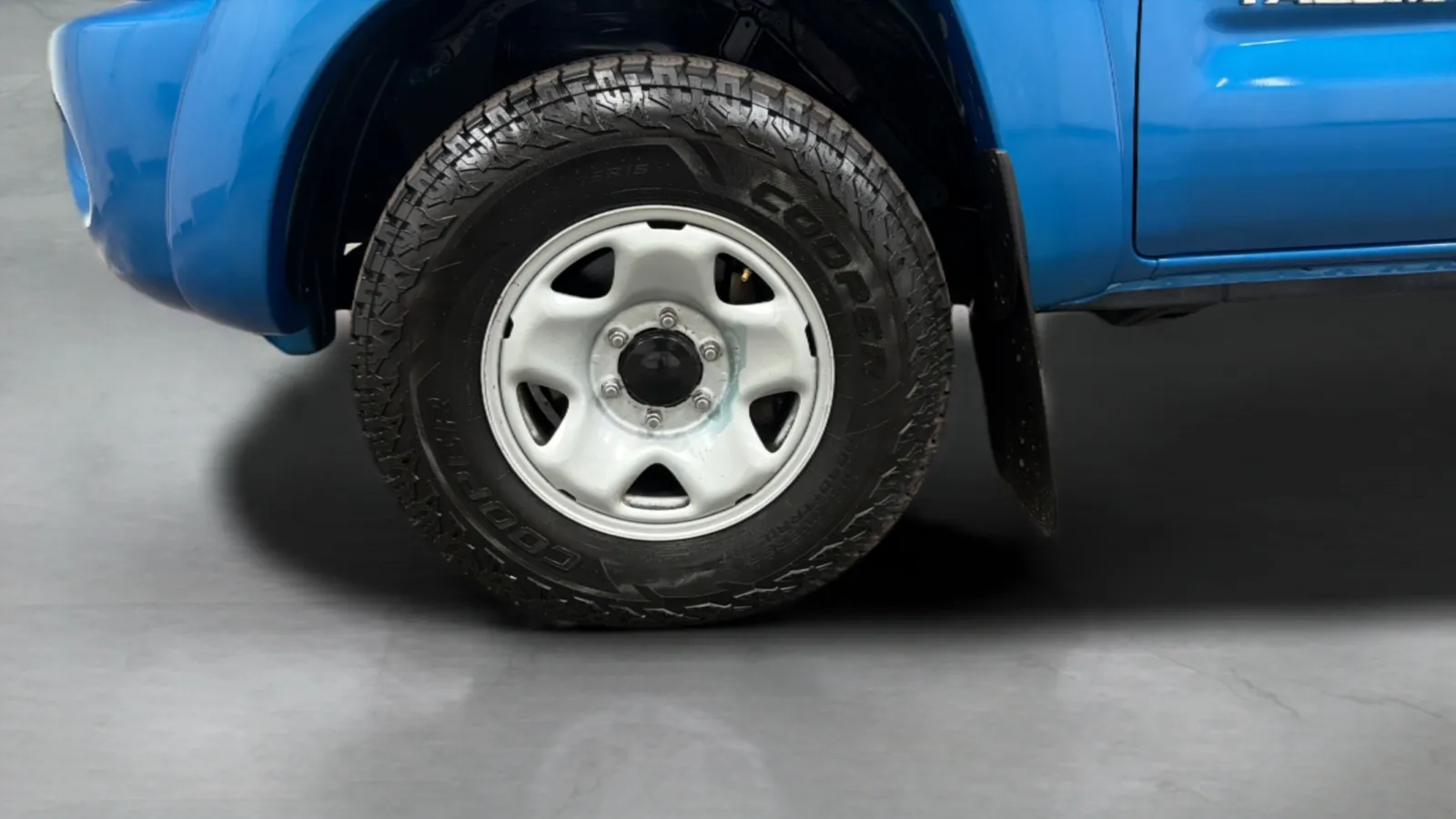 Toyota Tacoma photo 28