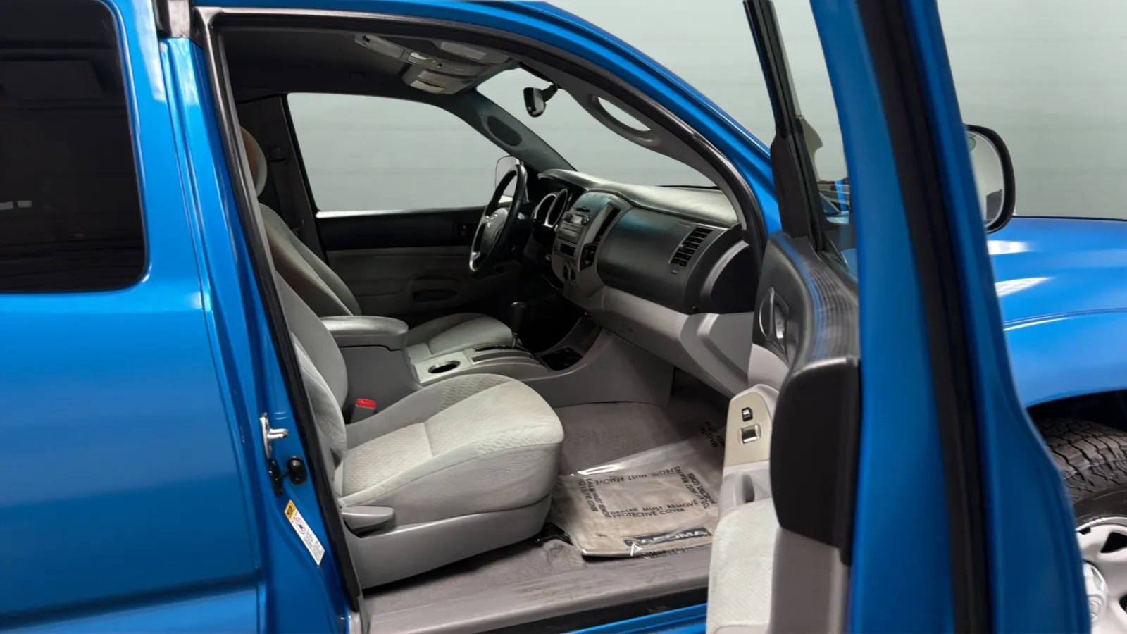Toyota Tacoma photo 21