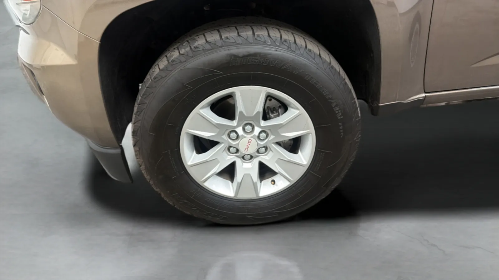 GMC Canyon photo 28