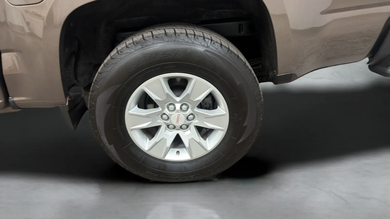 GMC Canyon photo 27