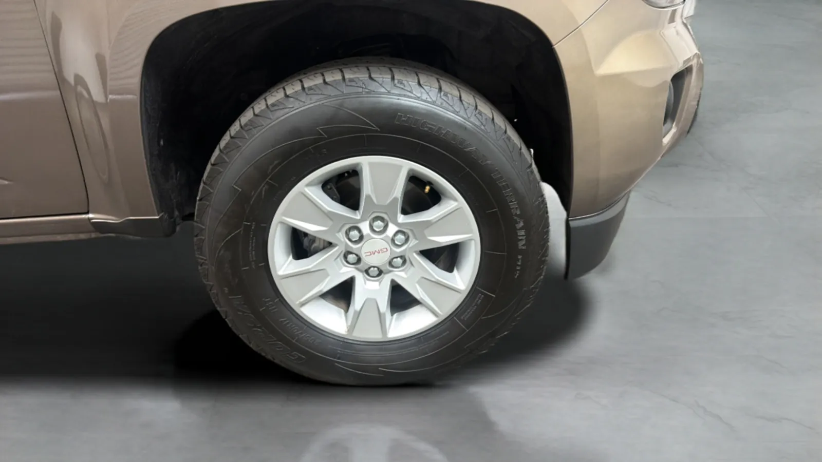 GMC Canyon photo 25