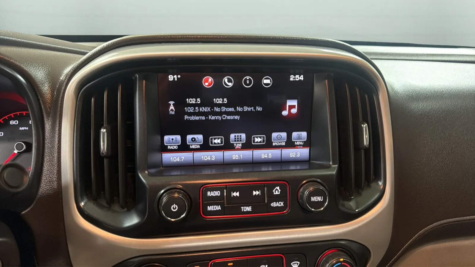 GMC Canyon photo 13