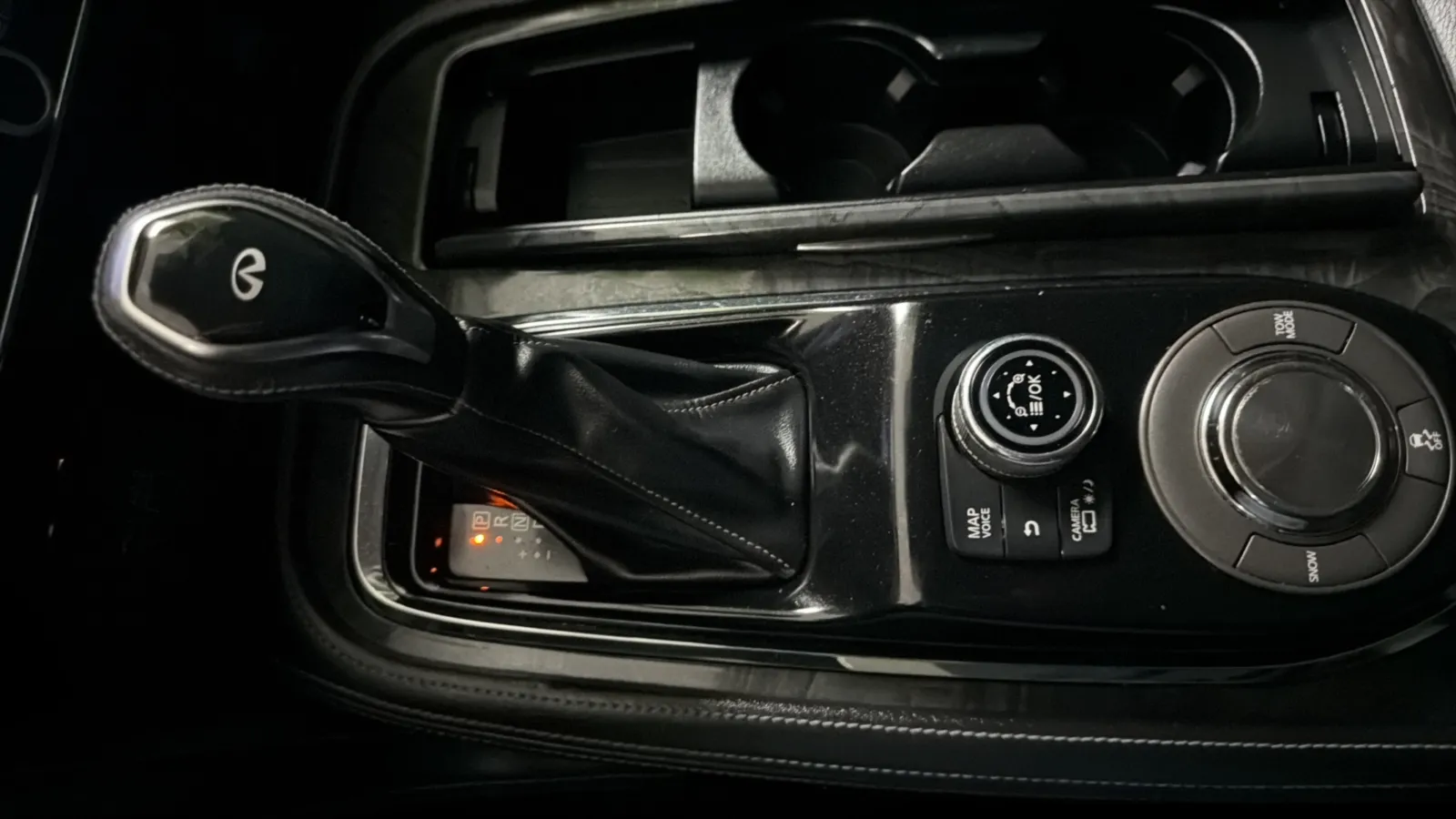 Infiniti QX80 photo 13