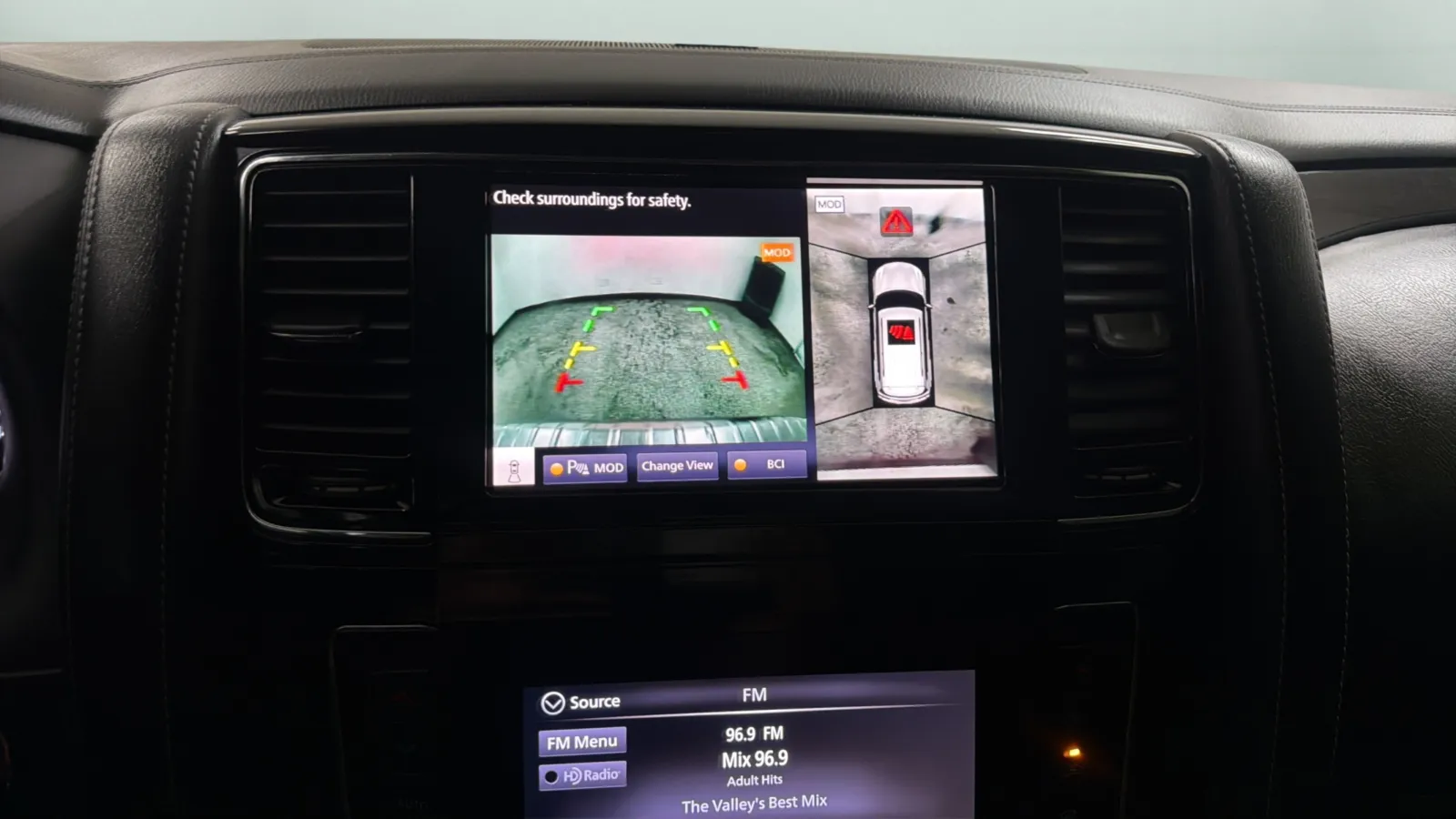 Infiniti QX80 photo 15