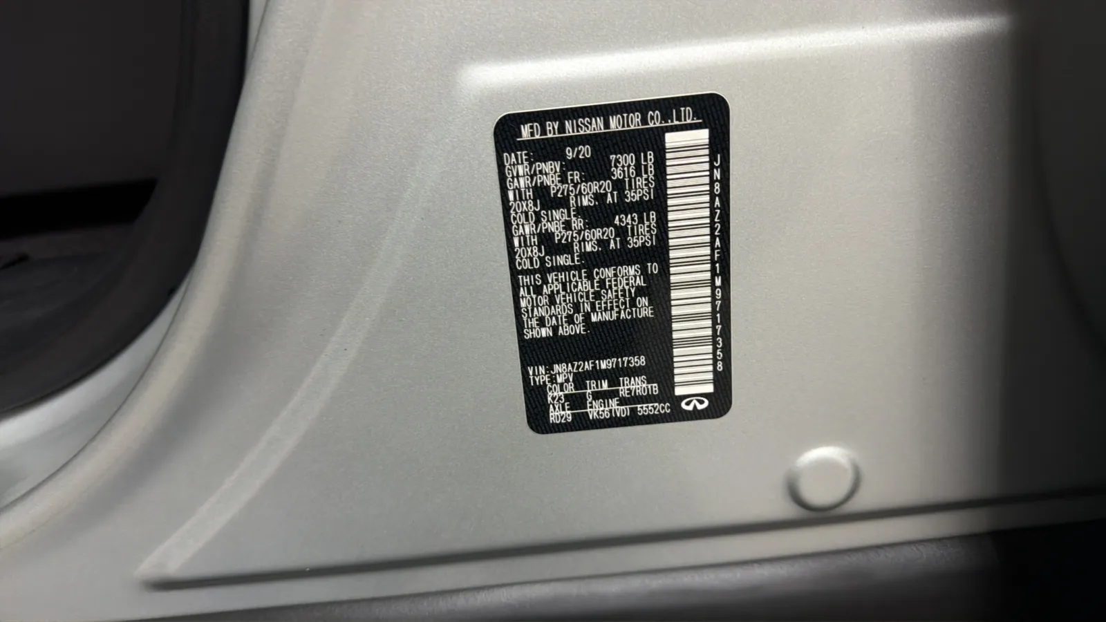 Infiniti QX80 photo 30