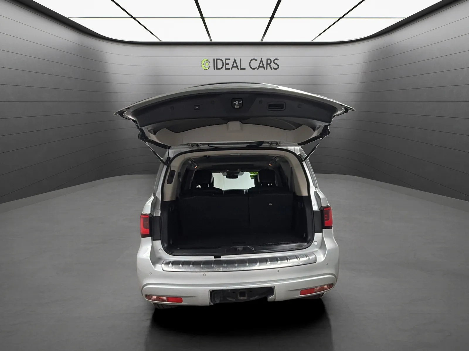 Infiniti QX80 photo 10
