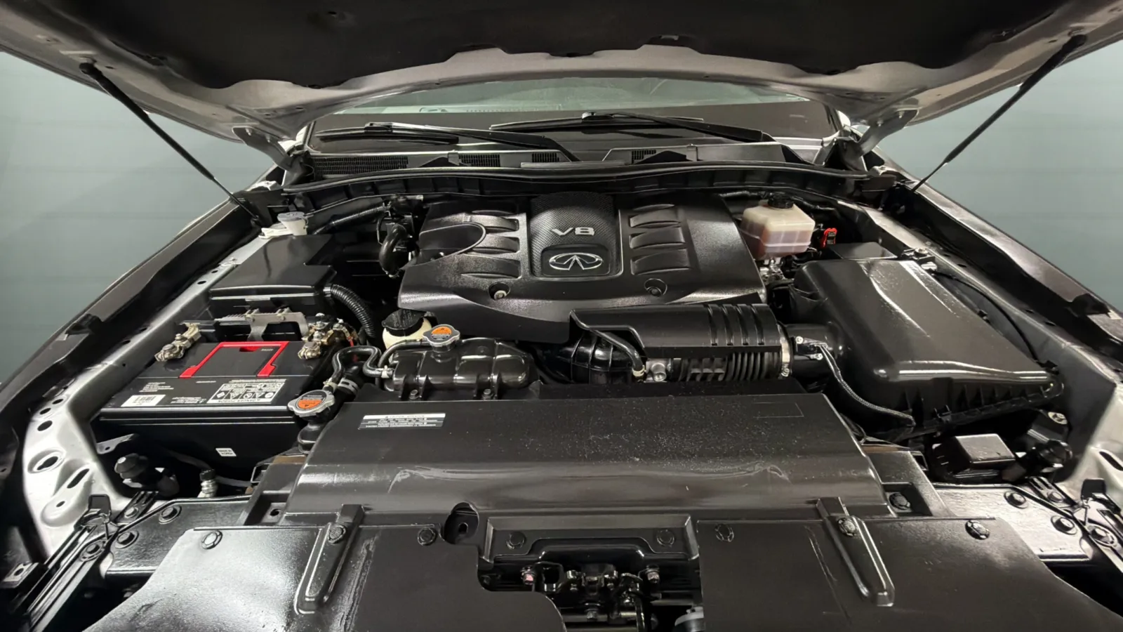 Infiniti QX80 photo 23