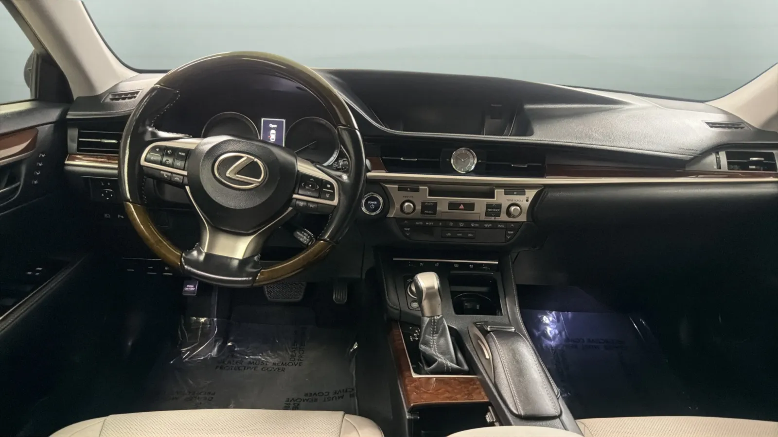 Lexus ES photo 10