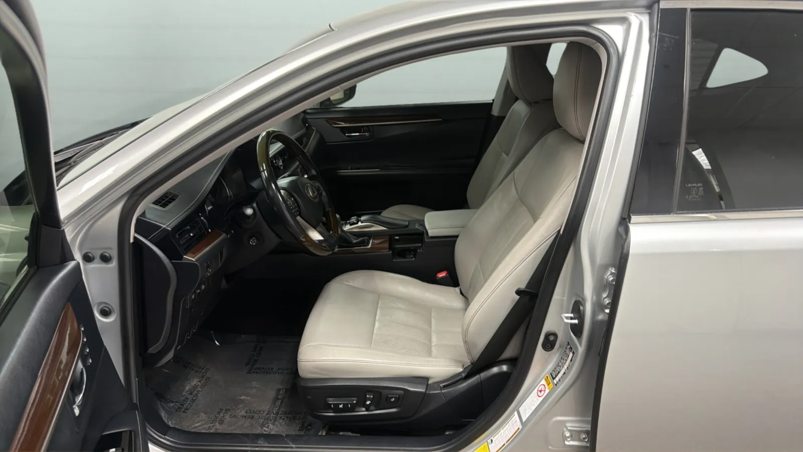 Lexus ES photo 21