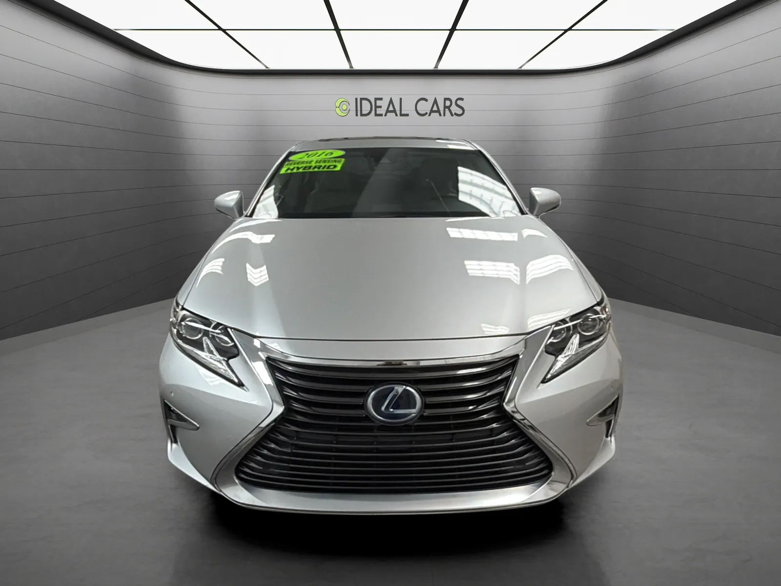 Lexus ES photo 2