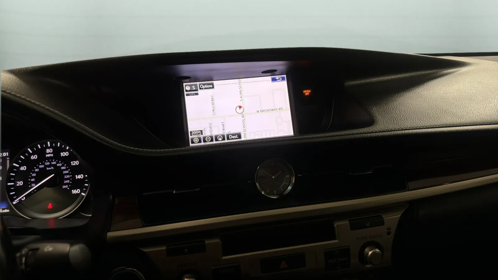 Lexus ES photo 13