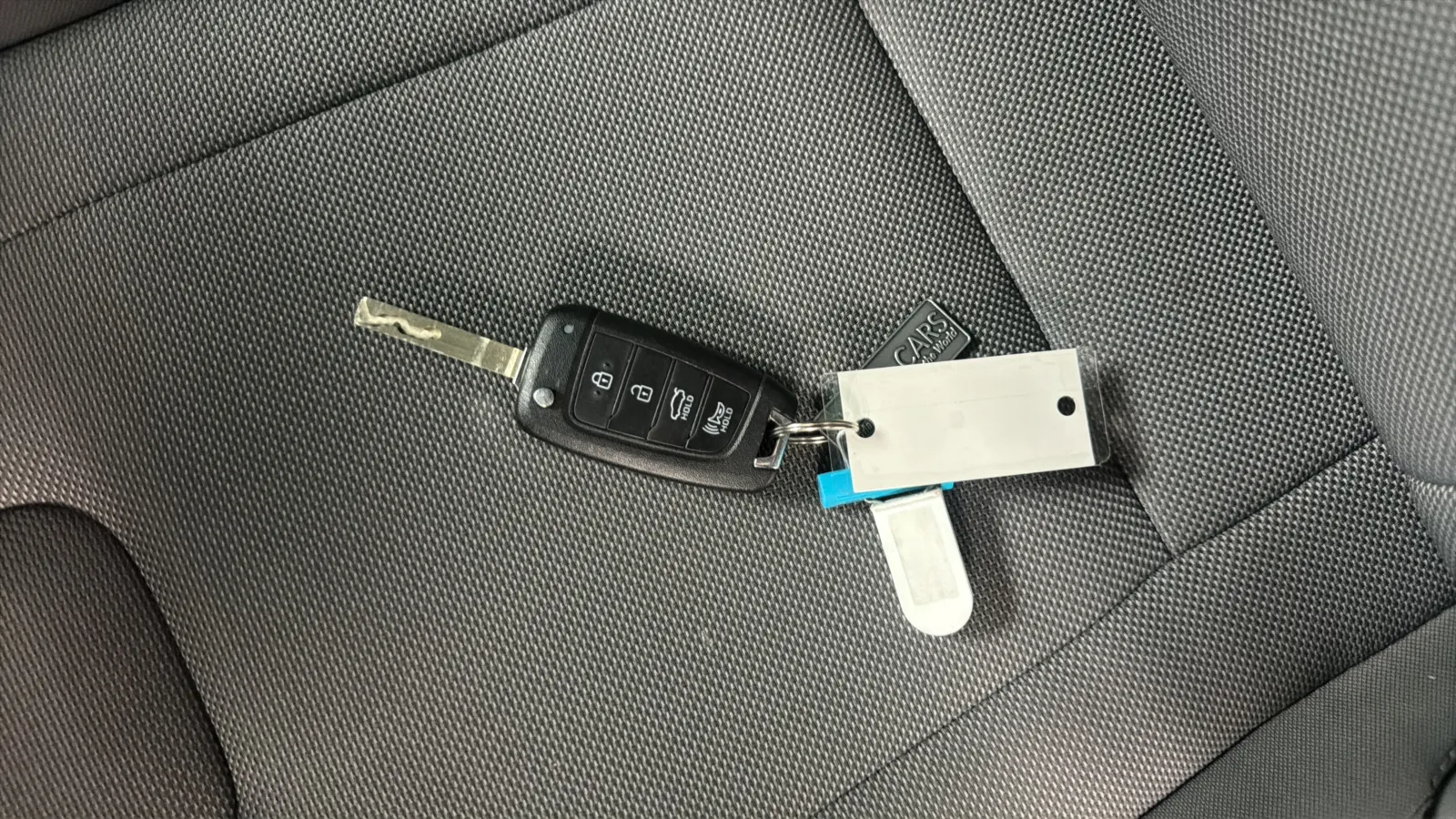 Hyundai Elantra photo 23