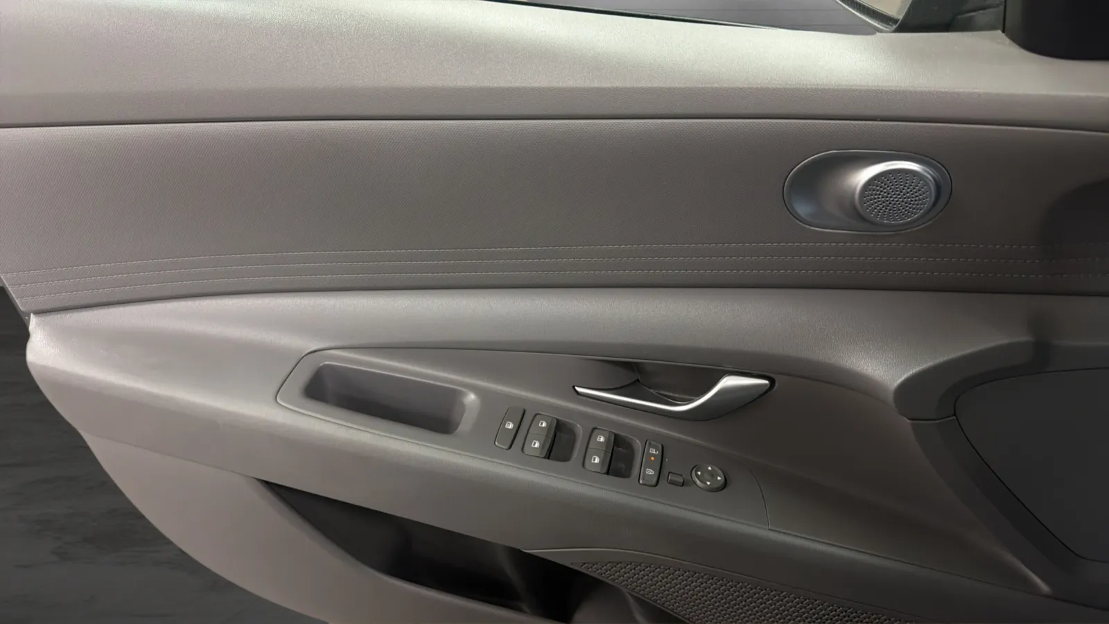 Hyundai Elantra photo 17