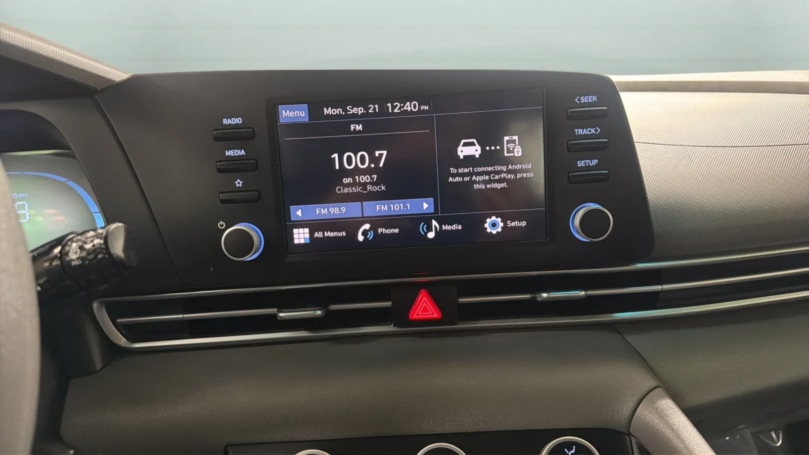 Hyundai Elantra photo 14