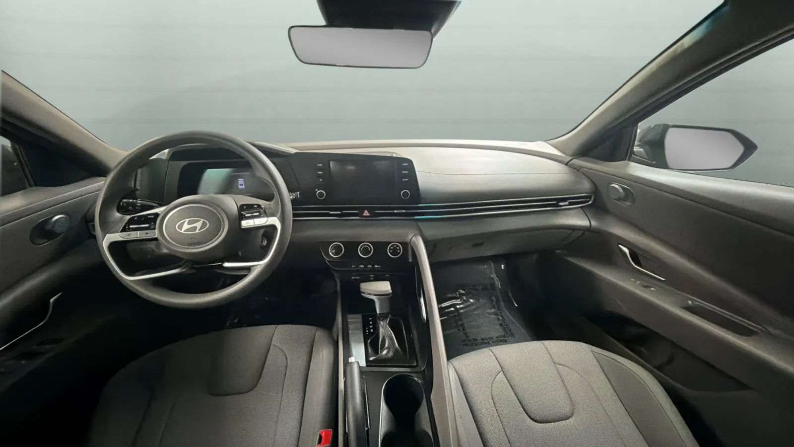 Hyundai Elantra photo 10