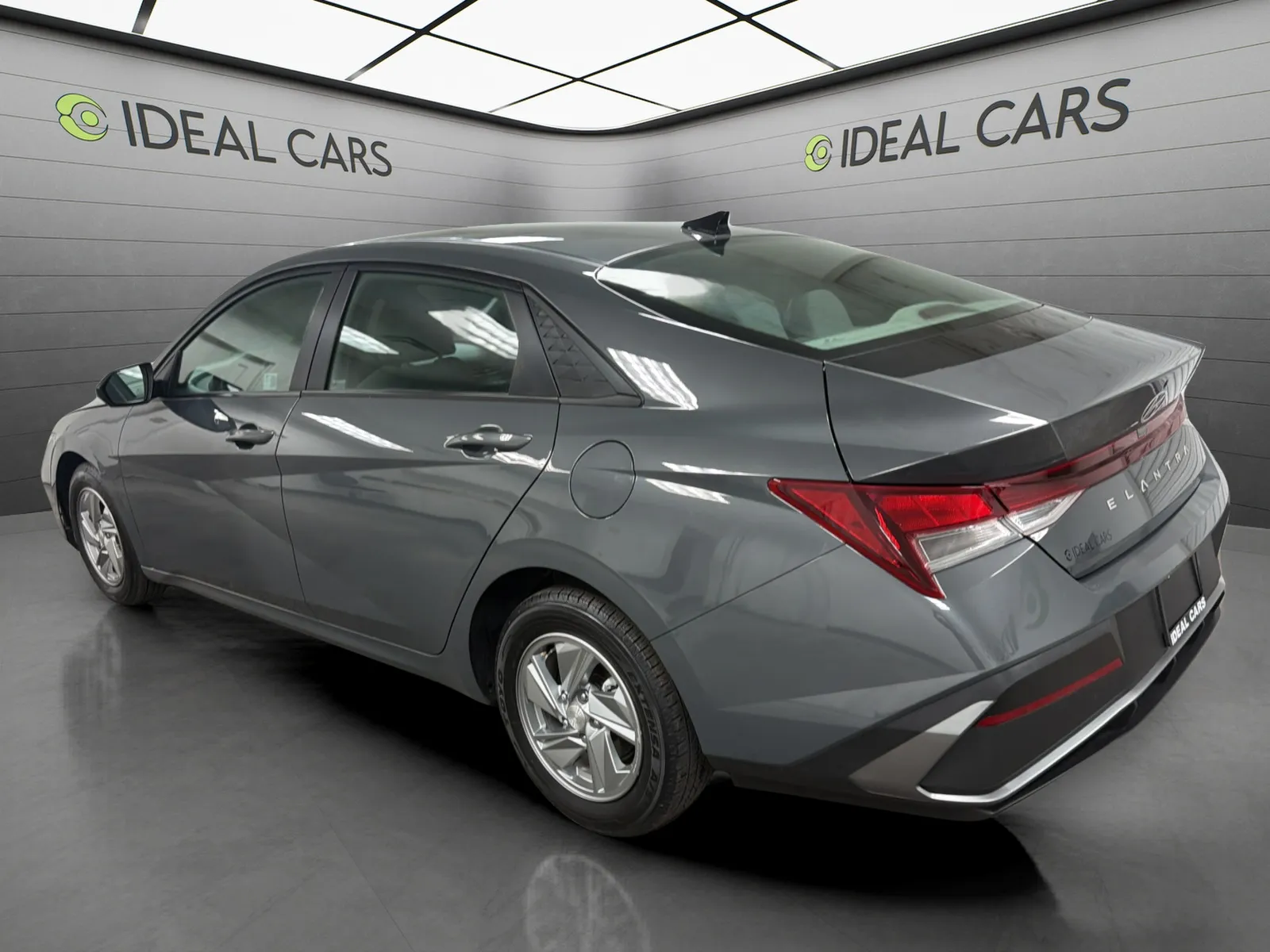 Hyundai Elantra photo 7